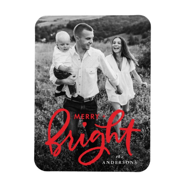 Merry and Bright Bold Red Script Holiday Foto Magnet (Vertikal)