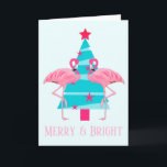 Merry and Bright Flamingos Beach Thema Weihnachten<br><div class="desc">Merry and Bright Flamingos Beach Thema Weihnachtsbaum Grußkarten in klassisch rosa, türkis und aquamarin tropische Farbpalette. Diese Karten sind leer, damit Sie sie personalisieren können. Eine großartige Weihnachtskarte für jeden, der am Meer wohnt. Sie können diese Karte auch digital herunterladen, um sie per E-Mail oder Text zu versenden oder auf...</div>