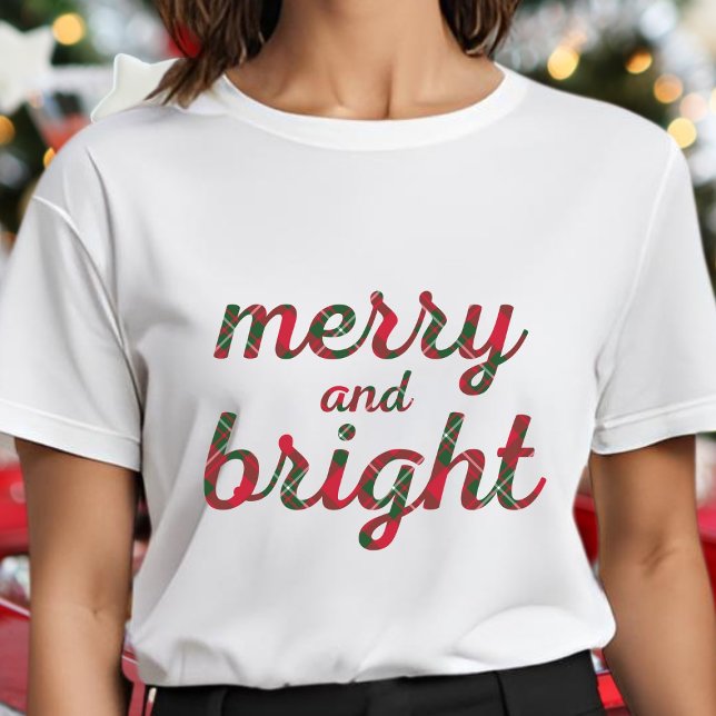 Merry and Bright - niedliche rote grüne Tartan-Sch T-Shirt (Von Creator hochgeladen)