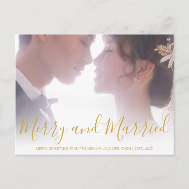 Merry and Verheiratet Gold Newlywed Elegant Feiertagspostkarte (Vorderseite)