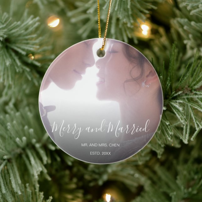 Merry and Verheiratet Newlywed Elegant Keramik Ornament (Baum)