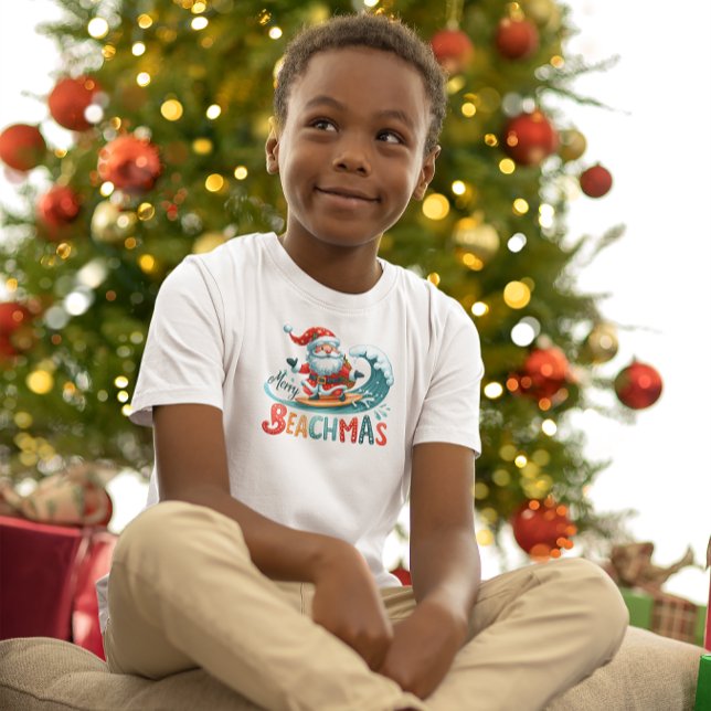 Merry Beachmas Santa Surfing Retro Design T-Shirt (Von Creator hochgeladen)
