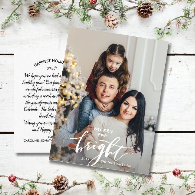 Merry Bright Christmas Hand Lettered Family Foto Postkarte (Von Creator hochgeladen)