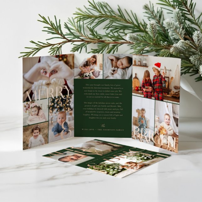 Merry & Bright Modern Bold Family Foto Collage Dreifach Gefaltete Urlaubskarte (Merry & Bright Modern Bold Family Photo Collage Tri-Fold Green Holiday Card)