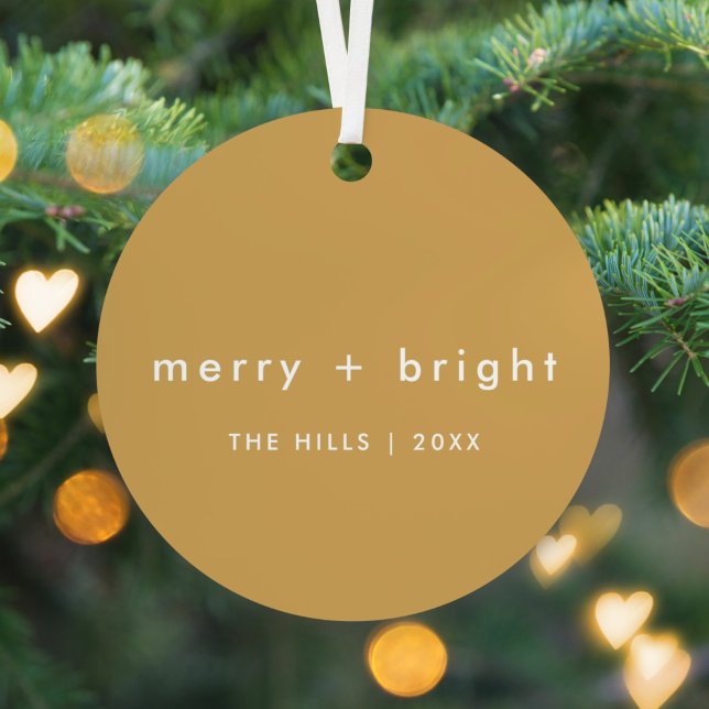 Merry + Bright | Ocher Mustard Gold Christmas Ornament Aus Metall (Von Creator hochgeladen)