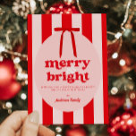 Merry & Bright Rosa Streifen Feiertagskarte<br><div class="desc">Merry & Bright Red Pink Stripes Holiday Card im modernen Retro-Stil</div>