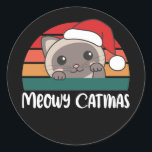 Merry Catmas Funny Cat Christmas Pun Classic Runde Runder Aufkleber<br><div class="desc">mies Weihnachten mit einer Katze. Ein lustiger Pun auf Katzen und Weihnachten. Ein Weihnachtsuntergang für Katzenliebhaber. Die Katze trägt eine Weihnachtsmannmütze.</div>