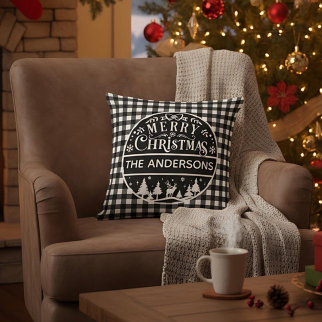 Merry Christmas Black & White Plaid Custom Name Kissen (Von Creator hochgeladen)