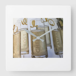 **MERRY CHRISTMAS "CHEERS COCKTAIL" KLICKEN QUADRATISCHE WANDUHR