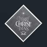 Merry CHRISTmas Christliche Chalkboard-Kalligraphi Serviette<br><div class="desc">Merry CHRISTmas Religious Chalkboard Kalligraphie Wir sagen "Frohe Weihnachten" die ganze Zeit, aber oft vergessen, den Ursprung der Worte. Diese Kunst zeigt originelle Handschriften, die in ihrem einzigartigen Design die Geschichte von Weihnachten erzählt, einfach und elegant im modischen Chalkboard-Look. Zeigen Sie Familie und Freunden Ihren CHRISTmas-Geist, wenn sie zu Weihnachten...</div>