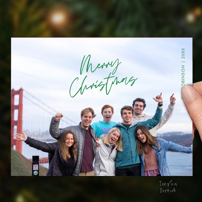 Merry Christmas Family Photo, Modern Minimal Postkarte (Merry Christmas Family Photo, Modern Minimal Postcard in green theme)