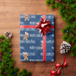 MERRY CHRISTMAS Text mit Lebkuchen Mann Geschenkpapier<br><div class="desc">White MERRY CHRISTMAS Text mit Lebkuchen Mann und Schneeflocken auf blauem Hintergrund. Text kann bearbeitet werden. Die Hintergrundfarbe kann geändert werden.</div>