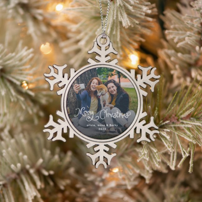 Merry Christmas Whimsical Script Family Photo Dog Schneeflocken Zinn-Ornament (Baum)