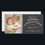 MERRY HOLIDAY FOTO CARD | CHALKBOARD FEIERTAGSKARTE<br><div class="desc">MERRY CHRISTMAS FOTOKARTE IN SCHWARZEN CHALKBOARD UND WEISSEN FARBEN MIT VINTAGEN SCRIPT-SCHRIFTART. PERSONALISIEREN SIE MIT IHREM FOTO UND IHREN NAMEN. ELKE CLARKE© Wir wünschen Ihnen ein frohes Weihnachtsfest und ein glückliches Neues Jahr. Foto HOLIDAY GREETINGS</div>