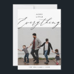 Merry Little Everything, Family Foto Layover Feiertagskarte<br><div class="desc">Frohe kleine alles, glücklichste Ferien, frohe Weihnachten. Feiern Sie die Saison mit dieser Familienkarte (gedruckt und / oder sofortiger Download), in modernem zeitgenössischem sanften romantischen Drehbuch-Themenübergang. Es ist vollständig anpassbar und personalisiert mit Ihren eigenen Grußbotschaften. Es ist einfach, einfach, aber modern minimalistisch und festlich. Dies ist die perfekte Grußkarte für...</div>