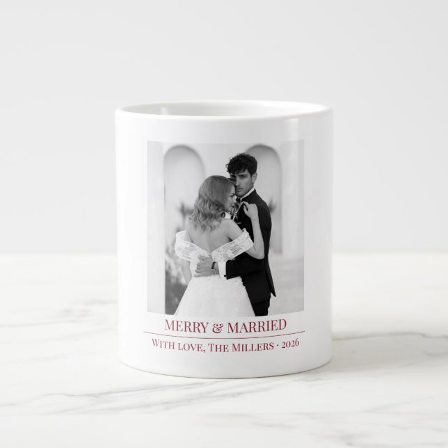 Merry & Married - Personalized Newlywed Christmas  Jumbo-Tasse (Vorderseite)