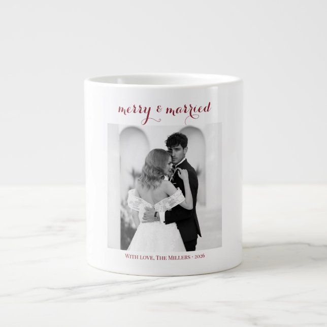 Merry & Married - Personalized Newlywed Christmas  Jumbo-Tasse (Vorderseite)