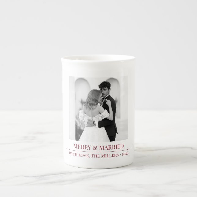 Merry & Married - Personalized Newlywed Christmas  Prozellantasse (Vorderseite)
