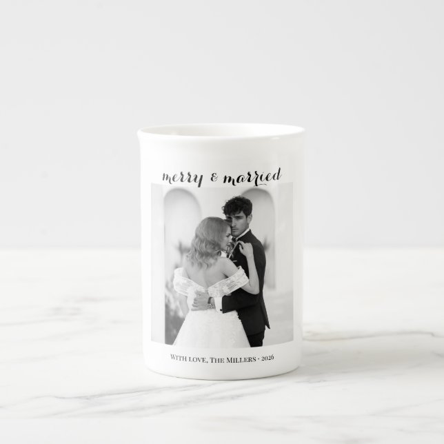 Merry & Married - Personalized Newlywed Christmas  Prozellantasse (Vorderseite)