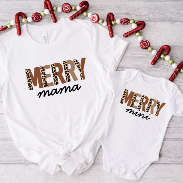 "Merry Mini" Mommy and Me Boho Weihnachten Baby Strampler (Von Creator hochgeladen)