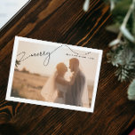 Merry Modern Typografy Name 2 Foto Weihnachten<br><div class="desc">Diese wunderschöne, moderne Merry Modern Typografy Name 2 Foto Weihnachtskarte zeigt Ihr Foto hinter einem weißen Rand, mit dem Wort "Merry" in einer schönen modernen Kalligraphie Typografie mit dekorativen Schnörkeln an den Enden der Wörter. Die Karte ist mit Ihren Namen in einem modernen serifenlosen Schriftart personalisiert, gefolgt vom Jahr. Der...</div>