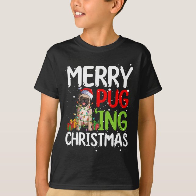 Merry Pugging Funny Mops Xmas perfekt für jede Fam T-Shirt (Vorderseite)