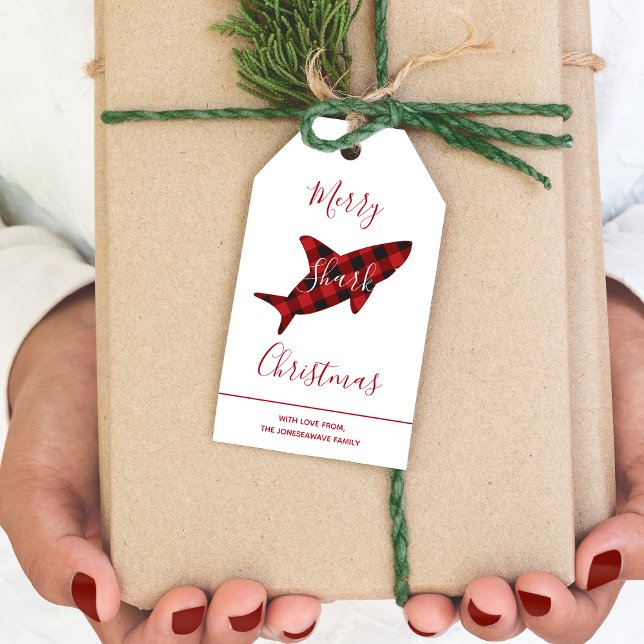 Merry Shark Christmas Red Kariertes Script Geschenkanhänger (Add these gift tags to your cart and add them to your Christmas holiday celebration.)