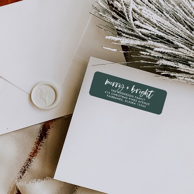 Merry und Bright | Boho Green Christmas (Trendy and boho Christmas return address labels)