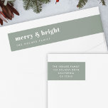 Merry und Bright | Modern Minimal Christmas Green<br><div class="desc">Eine stilvolle,  moderne Ferienpackung rund um das Retourenschild mit einem kühnen Retro-Typografie-Zitat "frry & bright" in Weiß auf einem dunklen Salbei-Waldgrün. Der Gruß und die Adresse lassen sich einfach für eine persönliche Touch anpassen. Ein trendiges,  minimalistisches und zeitgenössisches Design,  das sich in dieser Ferienzeit auszeichnet!</div>