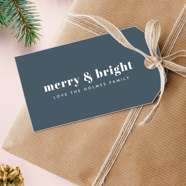 Merry und Bright | Modern Xmas Dusky Smoke Blue Geschenkanhänger (Stylish minimalist Christmas tags with elegant retro lettering for festive wrapping and gifts)