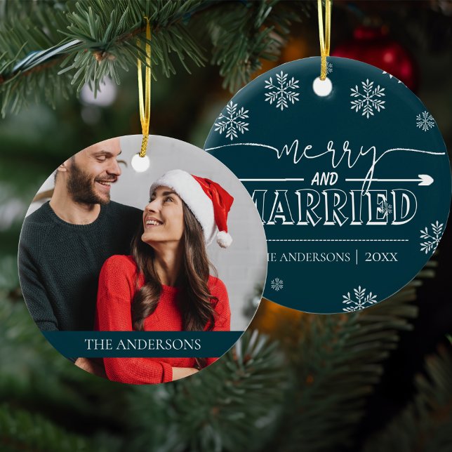 Merry & Verheiratet Newlywed First Christmas Foto Keramik Ornament (Merry & Married Newlywed First Christmas Photo Ceramic Ornament)