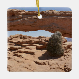 Mesa Arch und Tumbleweed im Canyonlands Keramikornament