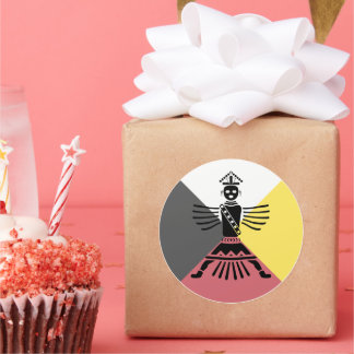 Messerkrieger in vier Richtungen Runder Aufkleber