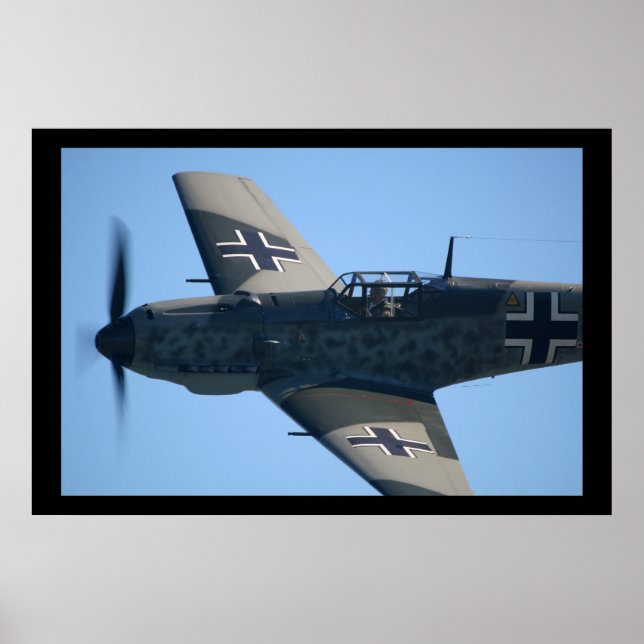 Messerschmitt Bf-109E-3 Emil Flyby Poster (Vorne)