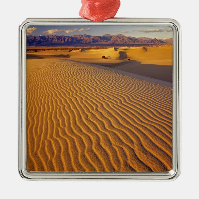 Mesziemlich flache Sanddünen im Death Valley Ornament Aus Metall (Vorne)