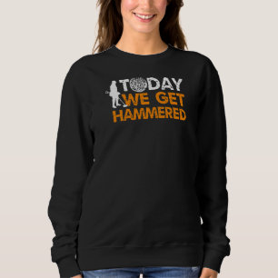 Metalldetektoren haben Münzmetall erkannt oder Sweatshirt
