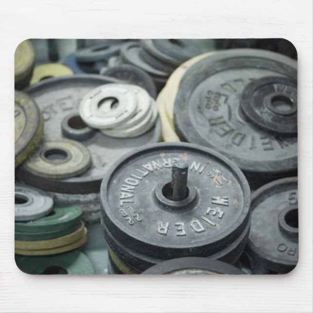 Metallgewichte zerstreut um mousepad (Vorne)