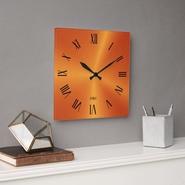 Metallic Orange Background Roman Numerals Quadratische Wanduhr (Büro)