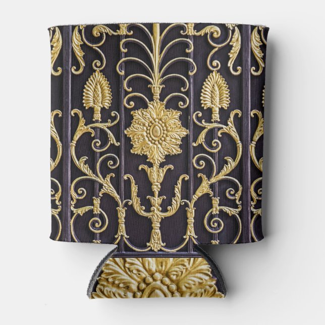 Metallisches Tor, kompliziertes Musterdesign. Dosenkühler (Vorderseite)