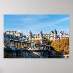 Metro in Pont de Bir-Hakeim - Paris, Frankreich Poster
