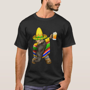 Mexican Dabbing Gnome Cinco De Mayo Poncho Sombrer T-Shirt