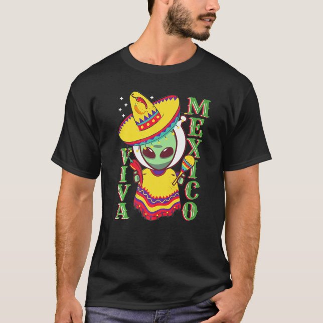 Mexican Poncho Cinco De Mayo Alien Sombrero Fiesta T-Shirt (Vorderseite)