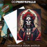 Mexican Santa Muerte in roter und schwarzer Tracht Postkarte<br><div class="desc">Lass unsere gotische Horror-Poster-Kollektion als Quelle für Nervenkitzel und Schüttelfrost in deinem Leben,  mit Designs,  die die anhaltende Anziehungskraft des Dunklen und Verstörenden feiern.</div>