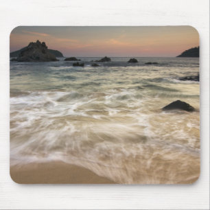 Mexico, Guerrero, Zihuatanejo. Surfen entlang eine Mousepad