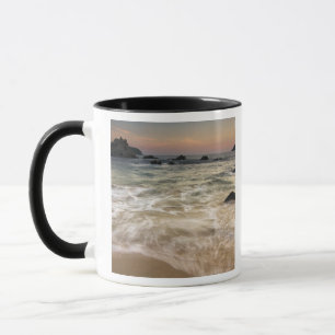 Mexico, Guerrero, Zihuatanejo. Surfen entlang eine Tasse