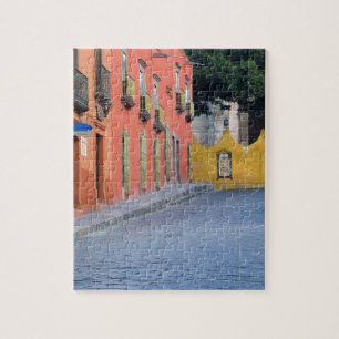 Mexico, San Miguel de Allende, Häuser entlang Puzzle