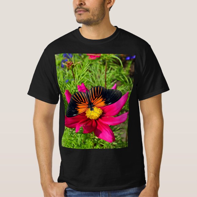 Mexikanische Asterblume mit Doris Longwing Schmett T-Shirt (Vorderseite)