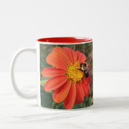 Mexikanische Sonnenblume und Biene Zweifarbige Tasse