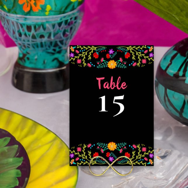 Mexikanisches Fiesta Floral Black Dinner Tischnummer (Quinceanera table number with colorful mexican fiesta flowers on black - printed both sides)