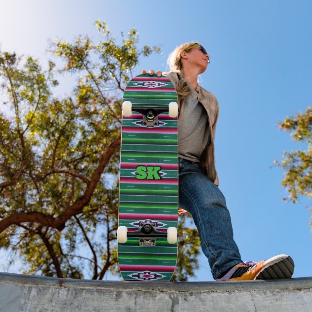Mexikanisches Sarapusmuster mit Monogramm Skateboard (Außenbereich 1)